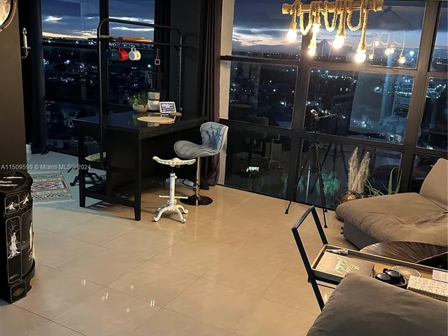 1000 Parkview Dr # 1025, Hallandale Beach FL 33009