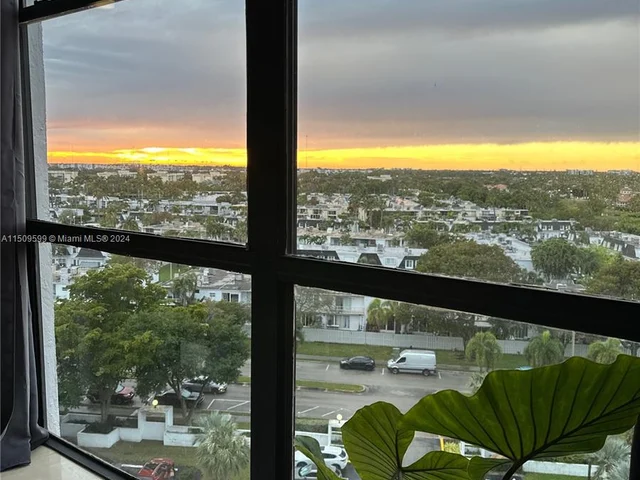 1000 Parkview Dr # 1025, Hallandale Beach FL 33009