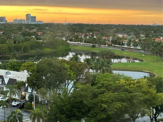 1000 Parkview Dr # 1025, Hallandale Beach FL 33009