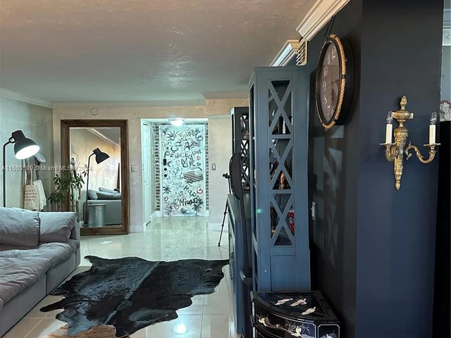 1000 Parkview Dr # 1025, Hallandale Beach FL 33009