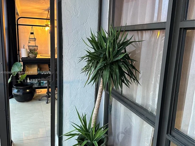 1000 Parkview Dr # 1025, Hallandale Beach FL 33009