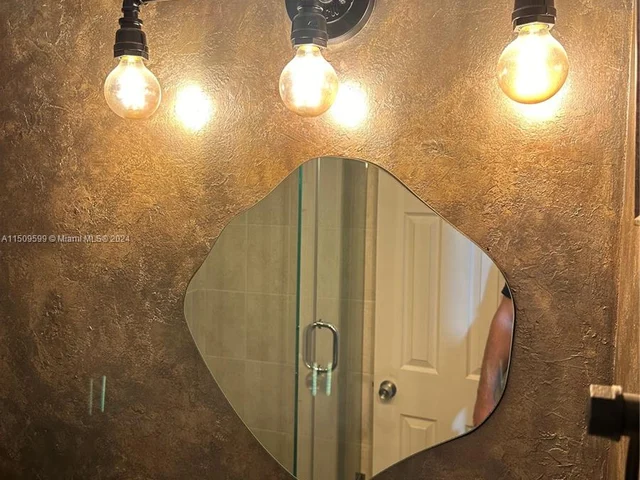 1000 Parkview Dr # 1025, Hallandale Beach FL 33009