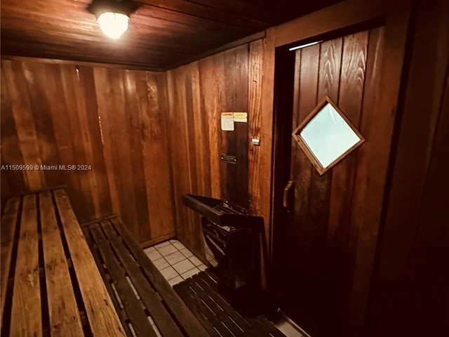 1000 Parkview Dr # 1025, Hallandale Beach FL 33009