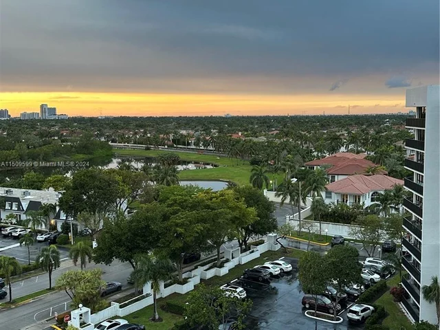 1000 Parkview Dr # 1025, Hallandale Beach FL 33009