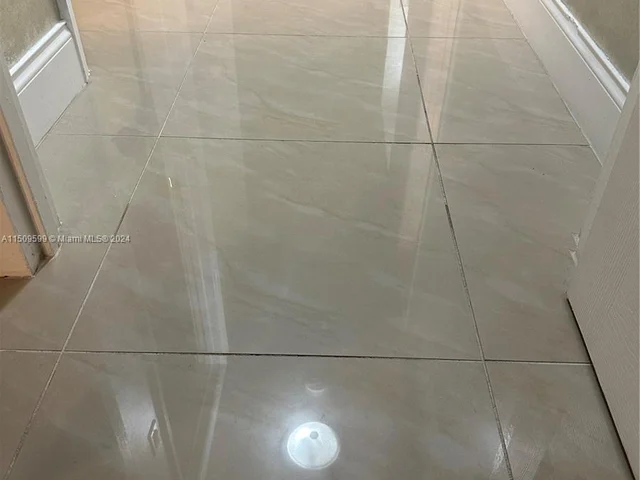 1000 Parkview Dr # 1025, Hallandale Beach FL 33009