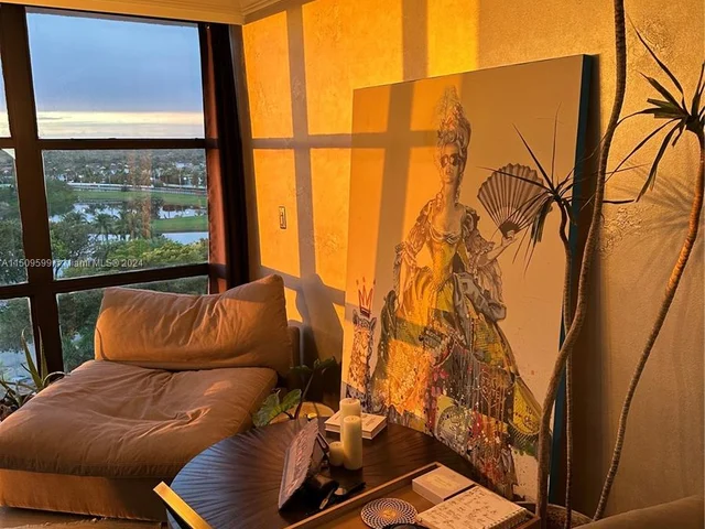 1000 Parkview Dr # 1025, Hallandale Beach FL 33009