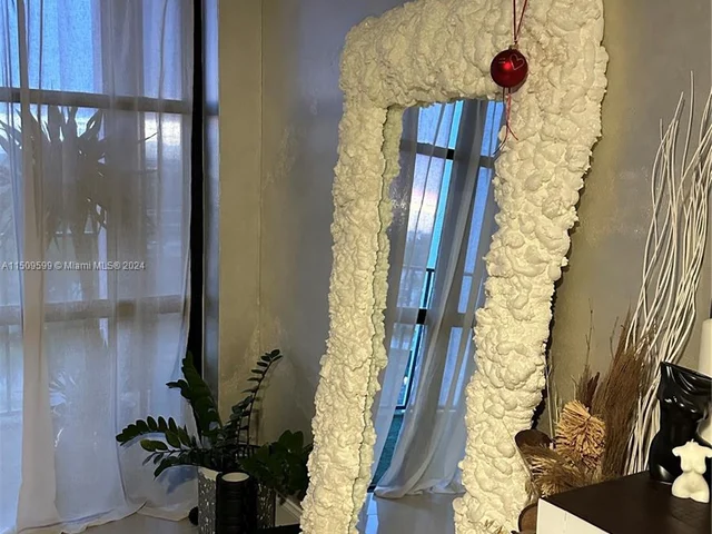 1000 Parkview Dr # 1025, Hallandale Beach FL 33009