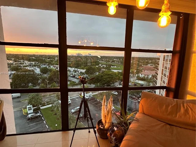 1000 Parkview Dr # 1025, Hallandale Beach FL 33009