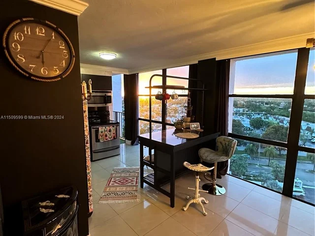 1000 Parkview Dr # 1025, Hallandale Beach FL 33009