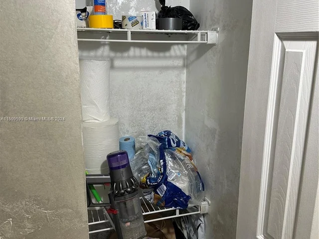 1000 Parkview Dr # 1025, Hallandale Beach FL 33009