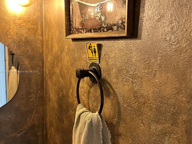 1000 Parkview Dr # 1025, Hallandale Beach FL 33009