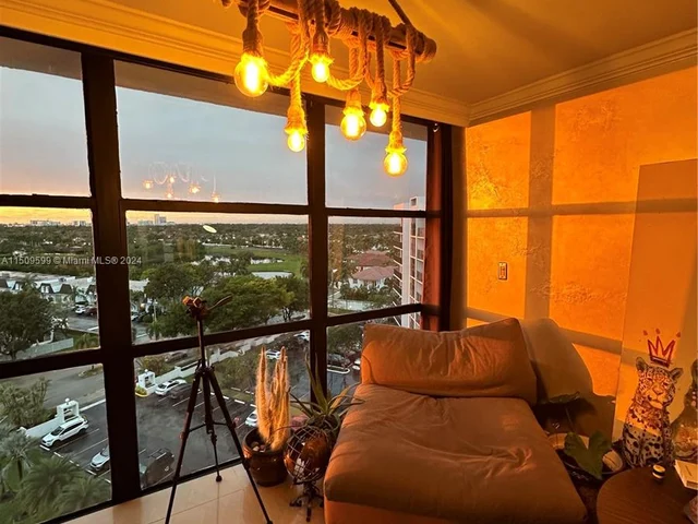 1000 Parkview Dr # 1025, Hallandale Beach FL 33009