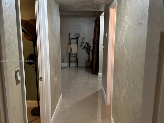 1000 Parkview Dr # 1025, Hallandale Beach FL 33009