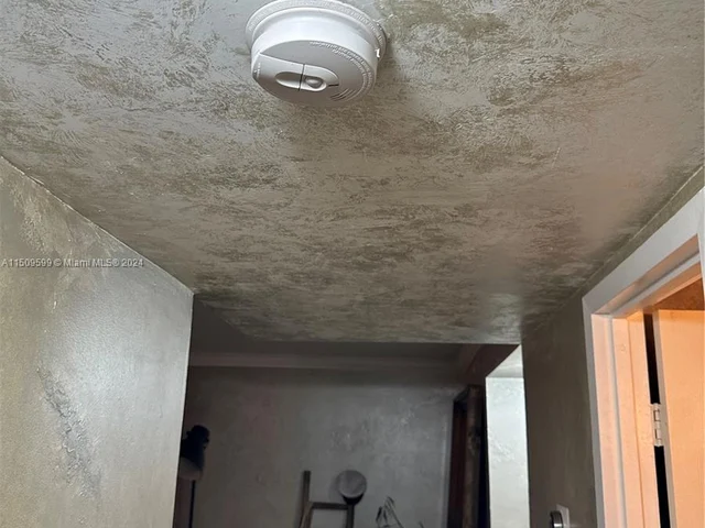 1000 Parkview Dr # 1025, Hallandale Beach FL 33009