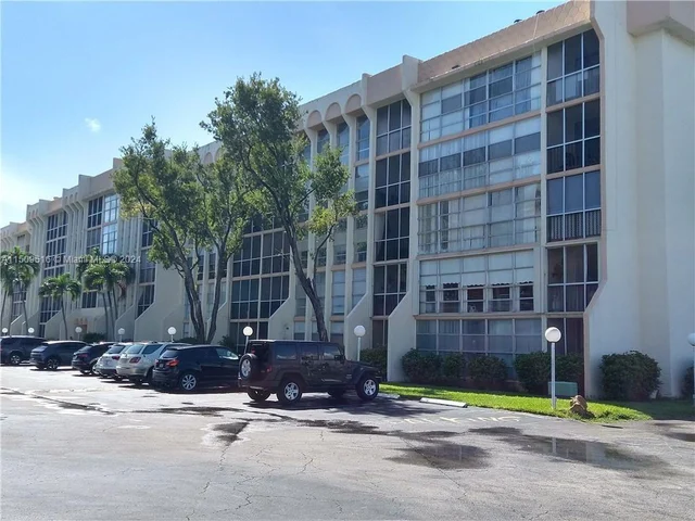 501 Three Islands Blvd # 416, Hallandale Beach FL 33009