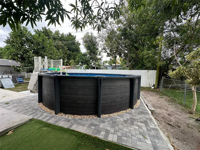 14901 Polk St, Miami FL 33176