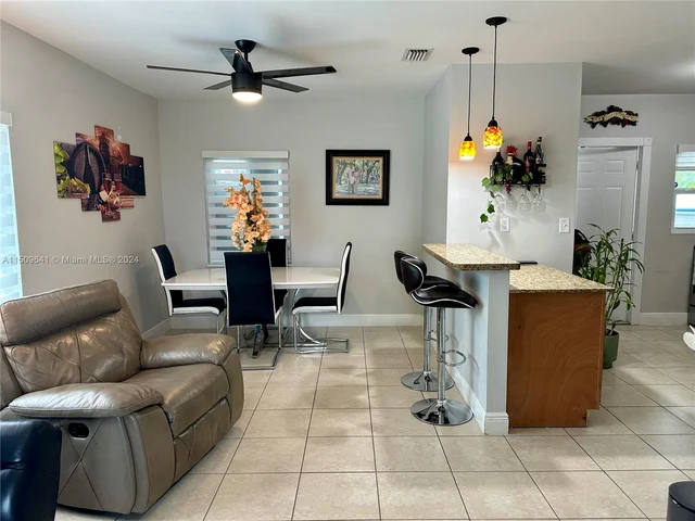 14901 Polk St, Miami FL 33176