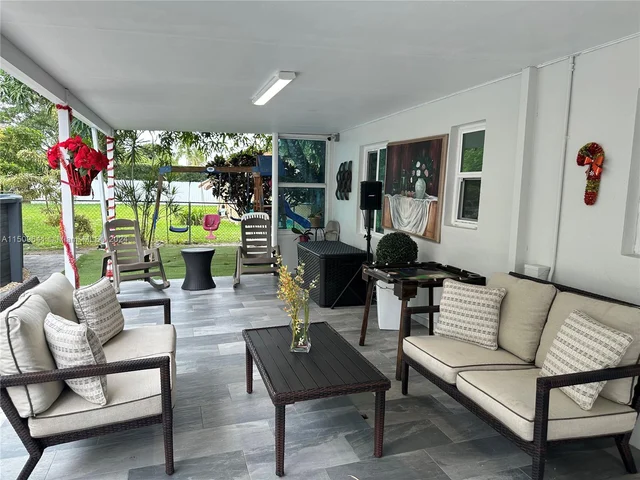 14901 Polk St, Miami FL 33176