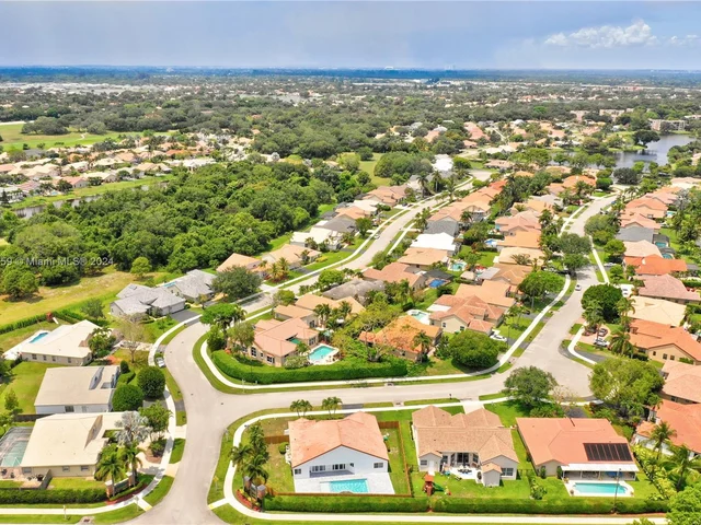 2942 E Orchard Cir, Davie FL 33328