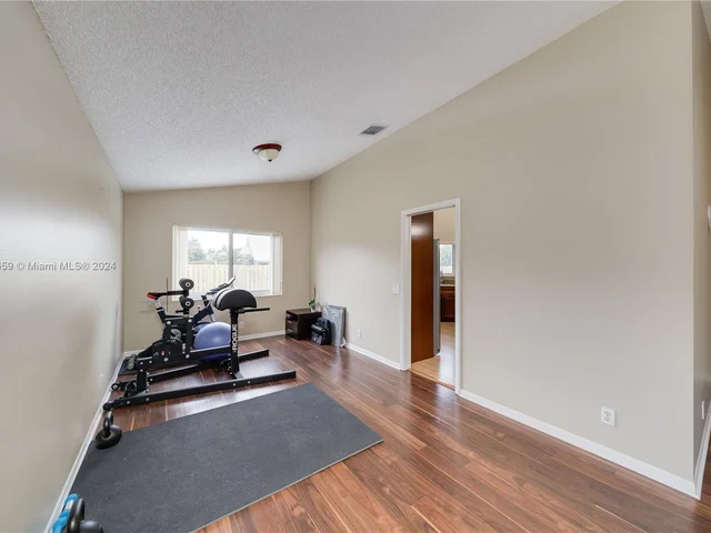 2942 E Orchard Cir, Davie FL 33328