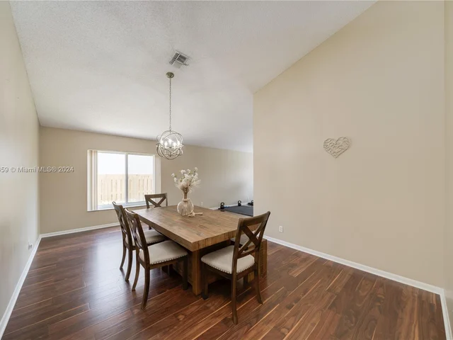 2942 E Orchard Cir, Davie FL 33328