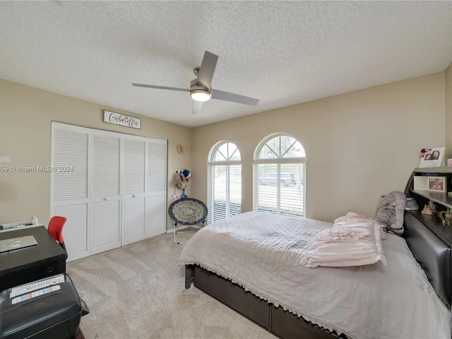 2942 E Orchard Cir, Davie FL 33328