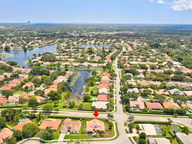 2942 E Orchard Cir, Davie FL 33328