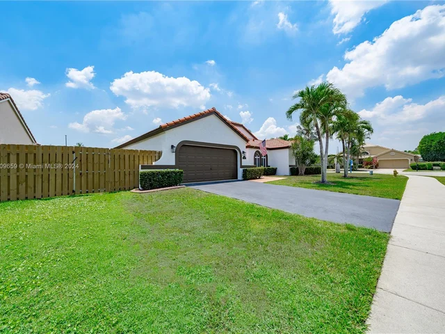 2942 E Orchard Cir, Davie FL 33328