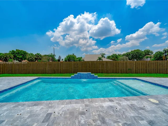 2942 E Orchard Cir, Davie FL 33328