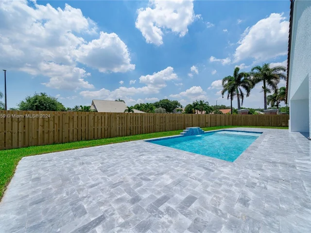 2942 E Orchard Cir, Davie FL 33328