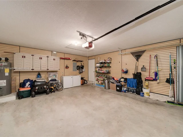 2942 E Orchard Cir, Davie FL 33328