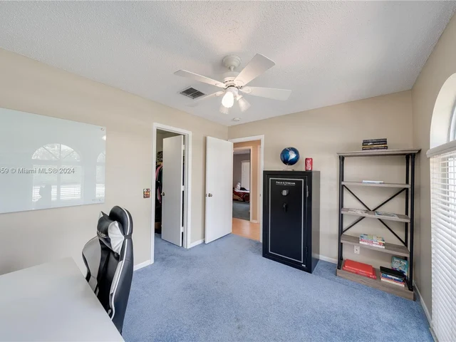 2942 E Orchard Cir, Davie FL 33328