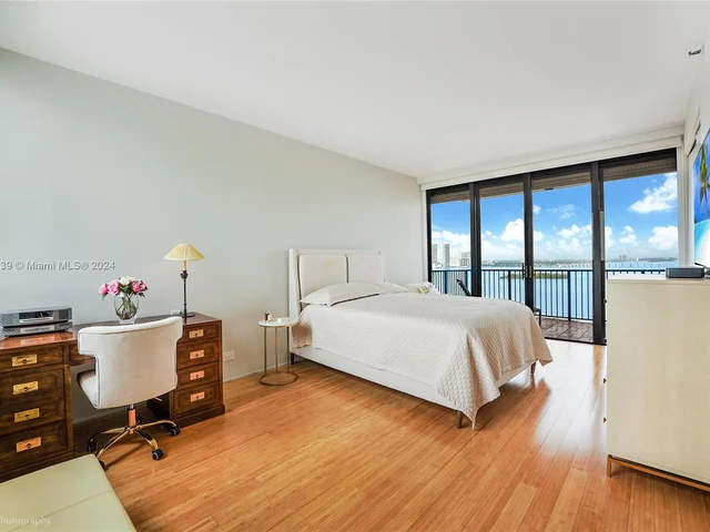 1000 Venetian Way # 1703, Miami Beach FL 33139