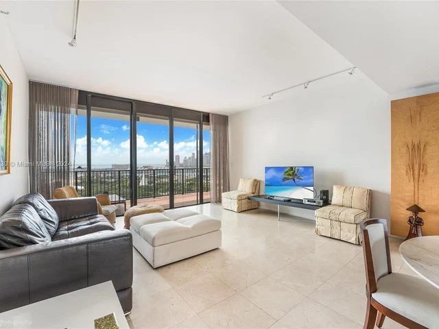 1000 Venetian Way # 1703, Miami Beach FL 33139