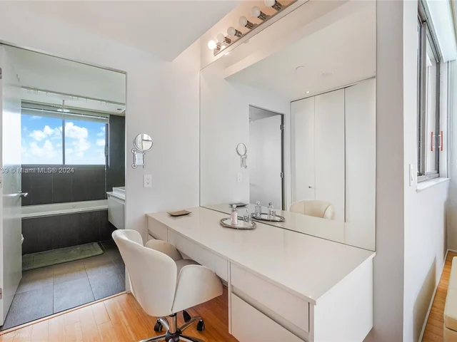 1000 Venetian Way # 1703, Miami Beach FL 33139