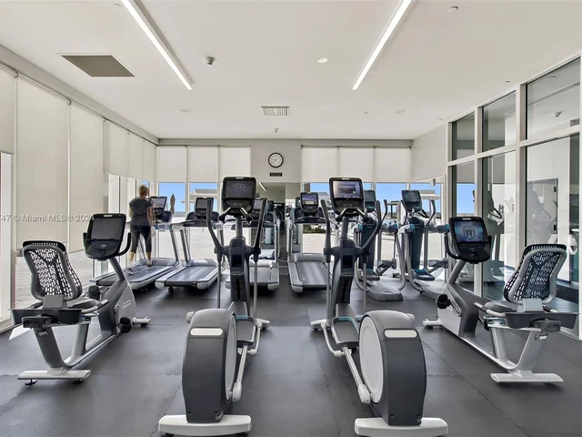 1800 S Ocean Dr # 810, Hallandale Beach FL 33009