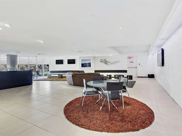 1800 S Ocean Dr # 810, Hallandale Beach FL 33009