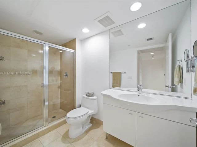 1800 S Ocean Dr # 810, Hallandale Beach FL 33009