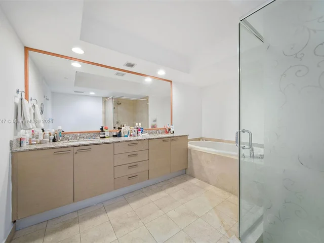 1800 S Ocean Dr # 810, Hallandale Beach FL 33009