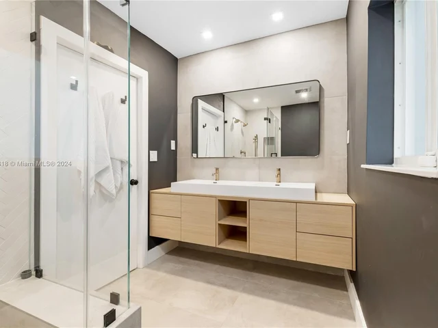 7630-B NE 8th Ave -B, Miami FL 33138