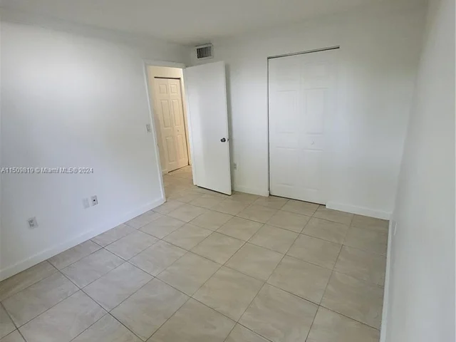 1740 NW N River Dr # 125, Miami FL 33125