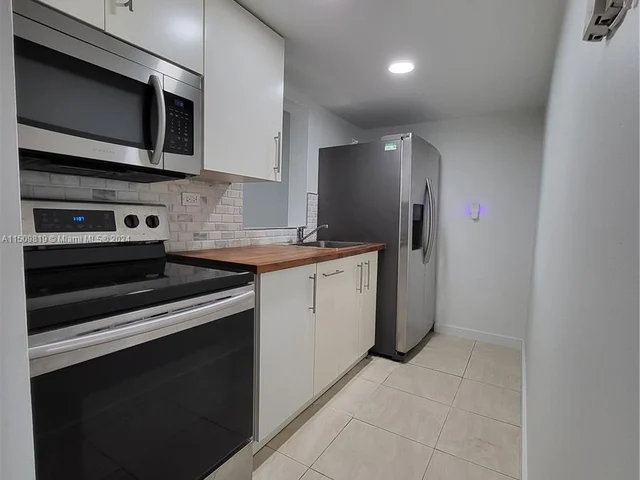 1740 NW N River Dr # 125, Miami FL 33125