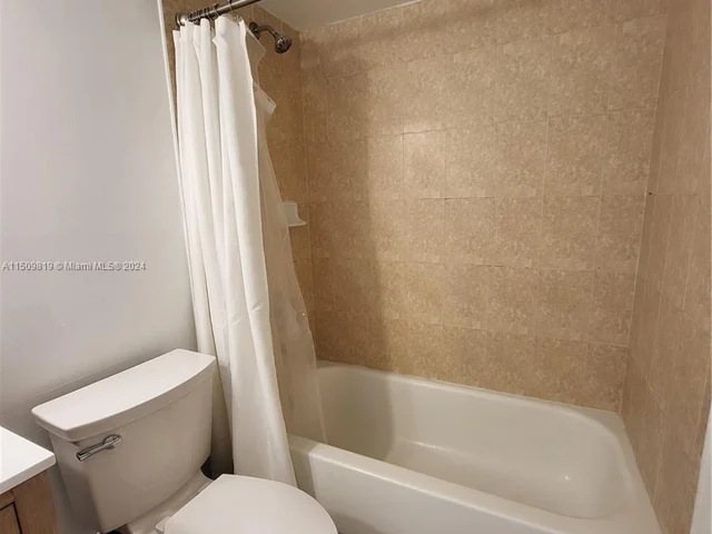 1740 NW N River Dr # 125, Miami FL 33125