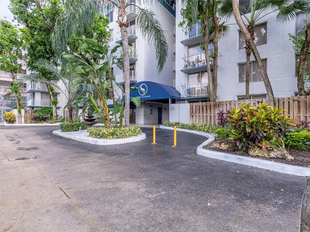 1740 NW N River Dr # 125, Miami FL 33125