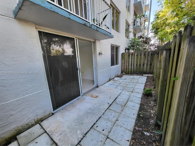 1740 NW N River Dr # 125, Miami FL 33125