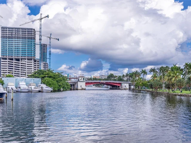 1740 NW N River Dr # 125, Miami FL 33125