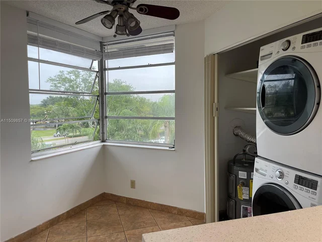 1931 Sabal Palm Dr # 401, Davie FL 33324