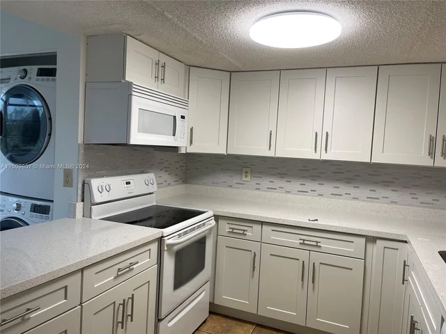 1931 Sabal Palm Dr # 401, Davie FL 33324