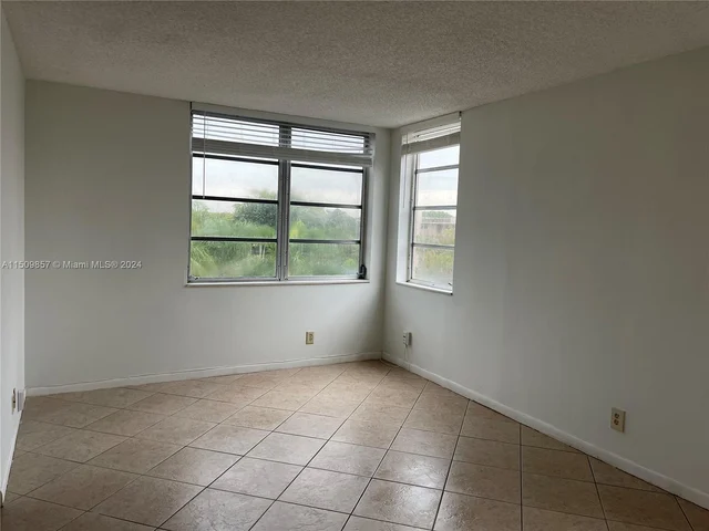 1931 Sabal Palm Dr # 401, Davie FL 33324