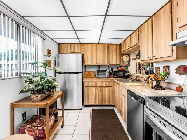 8415 SW 107th Ave # 309W, Miami FL 33173